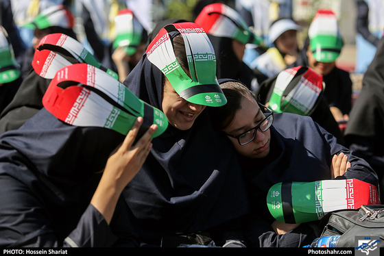 آغاز سال تحصیلی در دبیرستان دخترانه هدی مشهد / عکس: حسین شریعت / شهرآرا