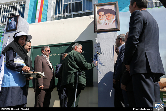 آغاز سال تحصیلی در دبیرستان دخترانه هدی مشهد / عکس: حسین شریعت / شهرآرا