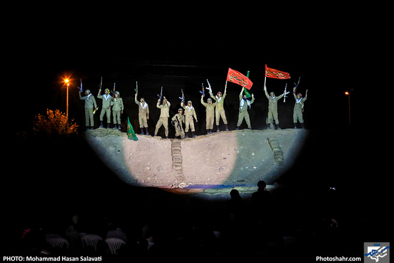 تماشای هزاران قمر / عکاس: محمدحسن صلواتی / شهرآرا