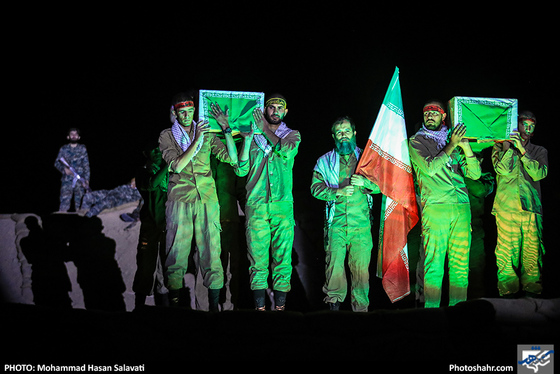 تماشای هزاران قمر / عکاس: محمدحسن صلواتی / شهرآرا