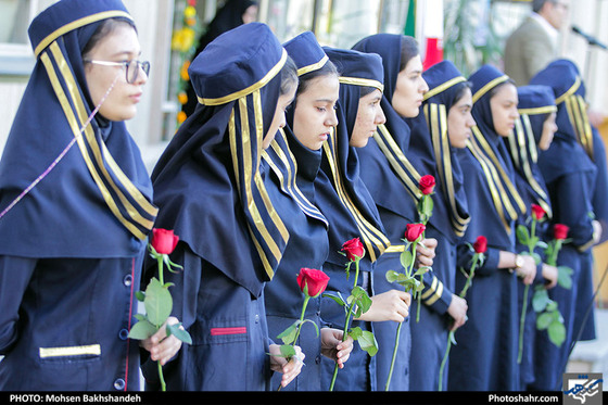 نواختن زنگ گردشگری در مدارس خراسان رضوی / عکس: محسن بخشنده / شهرآرا