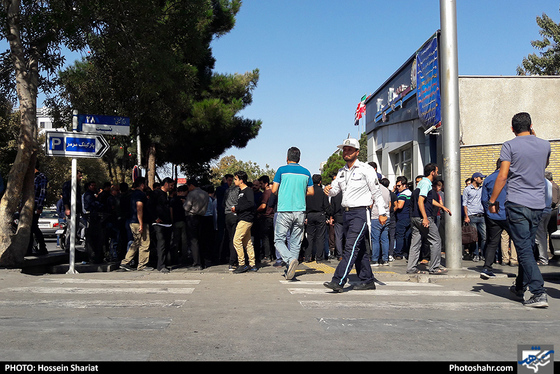 حال و هوای بازار ارز در مشهد / عکس:حسین شریعت / شهرآرا