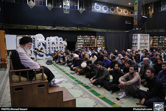 دیدار آیت الله علم الهدی با دانشجویان / عکس: احمد حسنی / شهرآرا