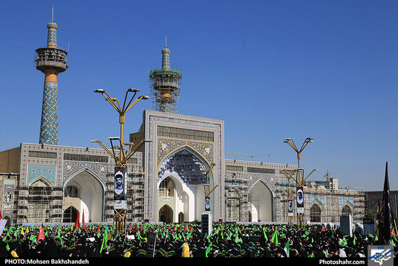اجتماع عظیم بسیجیان در حرم مطهر رضوی / عکس: محسن بخشنده / شهرآرا