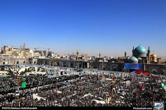 اجتماع عظیم بسیجیان در حرم مطهر رضوی / عکس: محسن بخشنده / شهرآرا
