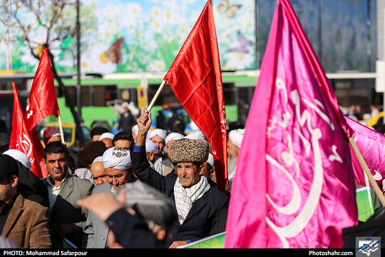 تشرف جمعی از اهل تسنن به حرم مطهر رضوی / عکس: محمد صفرپور / شهرآرا