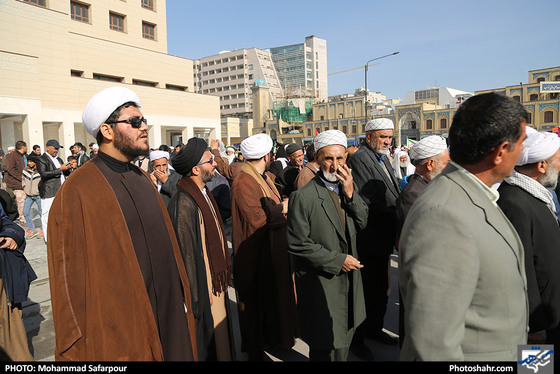 تشرف جمعی از اهل تسنن به حرم مطهر رضوی / عکس: محمد صفرپور / شهرآرا