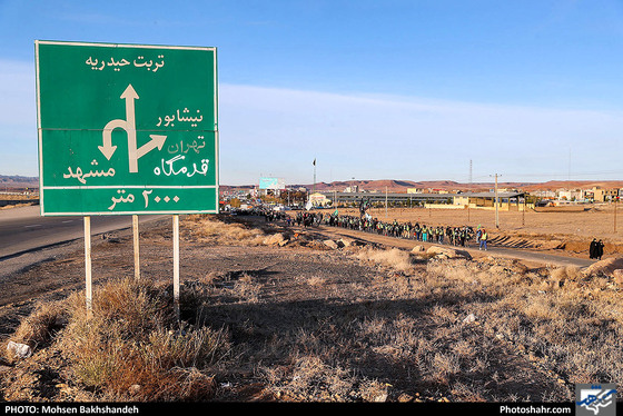 زائران پیاده / عکس: محسن بخشنده / شهرآرا