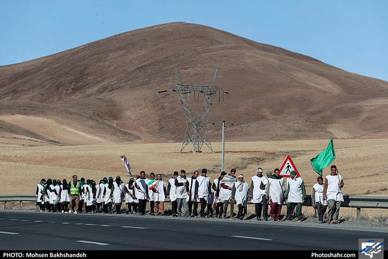 زائران پیاده / عکس: محسن بخشنده / شهرآرا