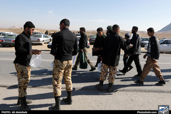  زائران پیاده امام رضا (ع) | عکس : علی عبداللهی / شهرآرا