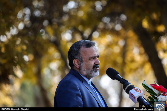 آغاز عملیات بازپیرایی و ساماندهی پیشخوان آرامگاه فردوسی / عکس: حسین شریعت / شهرآرا