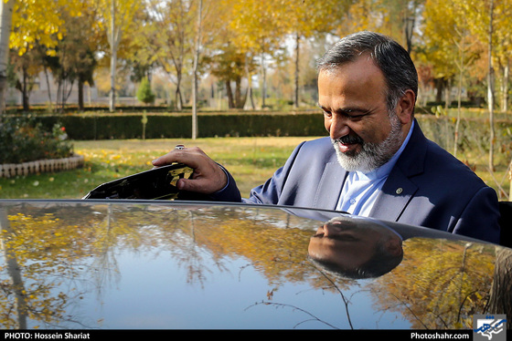 آغاز عملیات بازپیرایی و ساماندهی پیشخوان آرامگاه فردوسی / عکس: حسین شریعت / شهرآرا