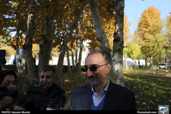 آغاز عملیات بازپیرایی و ساماندهی پیشخوان آرامگاه فردوسی / عکس: حسین شریعت / شهرآرا