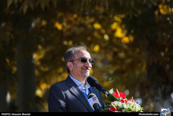 آغاز عملیات بازپیرایی و ساماندهی پیشخوان آرامگاه فردوسی / عکس: حسین شریعت / شهرآرا