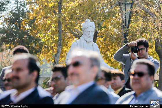 آغاز عملیات بازپیرایی و ساماندهی پیشخوان آرامگاه فردوسی / عکس: حسین شریعت / شهرآرا