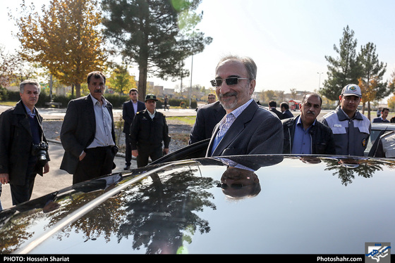 آغاز عملیات بازپیرایی و ساماندهی پیشخوان آرامگاه فردوسی / عکس: حسین شریعت / شهرآرا