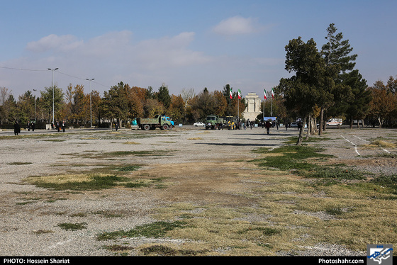 آغاز عملیات بازپیرایی و ساماندهی پیشخوان آرامگاه فردوسی / عکس: حسین شریعت / شهرآرا