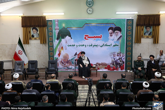 دیدار بسیجیان با آیت‌الله علم‌الهدی / عکس: نیما نجف زاده /شهرآرا