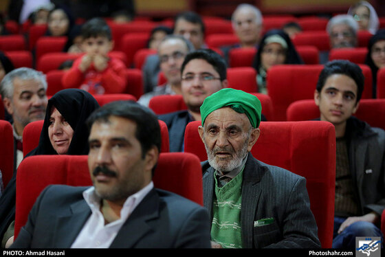 تجلیل از تاکسیرانان افتخاری و امانتدار / عکس: احمد حسنی / شهرآرا