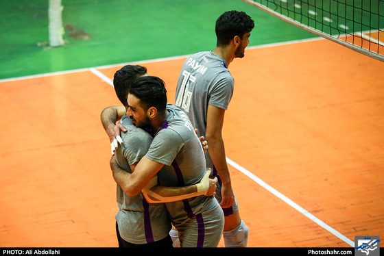 تمرین تیم والیبال پیام خراسان پیش از بازی با پیکان