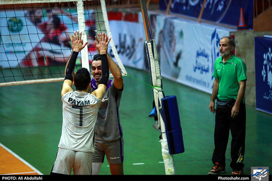 تمرین تیم والیبال پیام خراسان پیش از بازی با پیکان