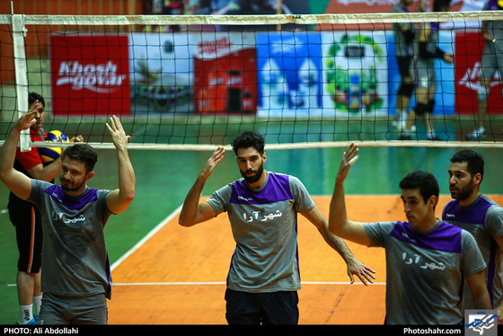 تمرین تیم والیبال پیام خراسان پیش از بازی با پیکان