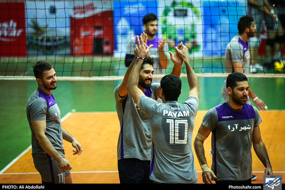 تمرین تیم والیبال پیام خراسان پیش از بازی با پیکان