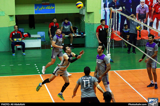 تمرین تیم والیبال پیام خراسان پیش از بازی با پیکان