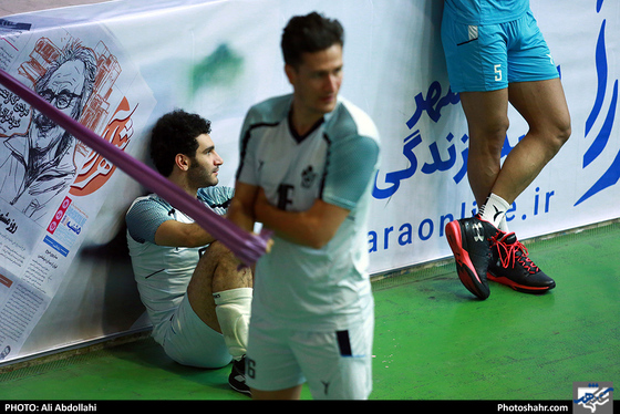 تمرین تیم والیبال پیام خراسان پیش از بازی با پیکان