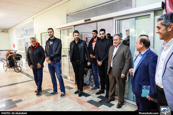 بازدید اعضای تیم والیبال پیام خراسان از آسایشگاه شهید فیاض بخش