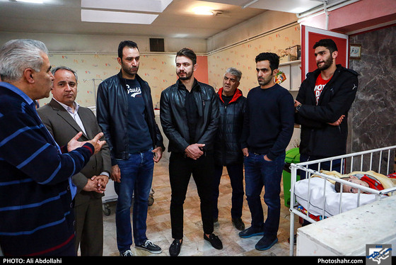 بازدید اعضای تیم والیبال پیام خراسان از آسایشگاه شهید فیاض بخش