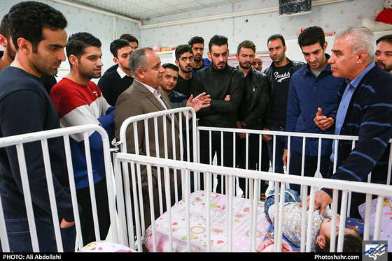 بازدید اعضای تیم والیبال پیام خراسان از آسایشگاه شهید فیاض بخش