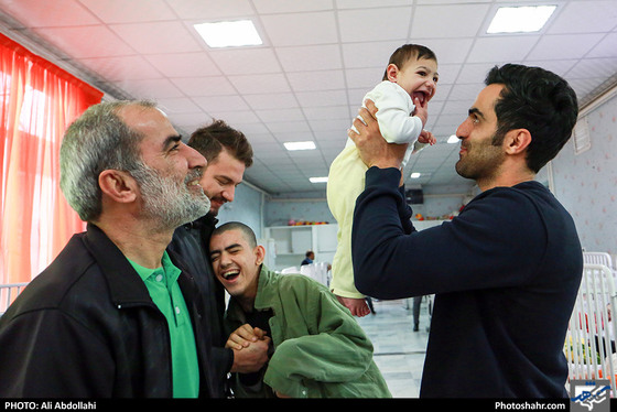 بازدید اعضای تیم والیبال پیام خراسان از آسایشگاه شهید فیاض بخش