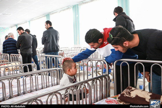 بازدید اعضای تیم والیبال پیام خراسان از آسایشگاه شهید فیاض بخش