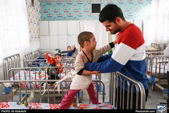 بازدید اعضای تیم والیبال پیام خراسان از آسایشگاه شهید فیاض بخش