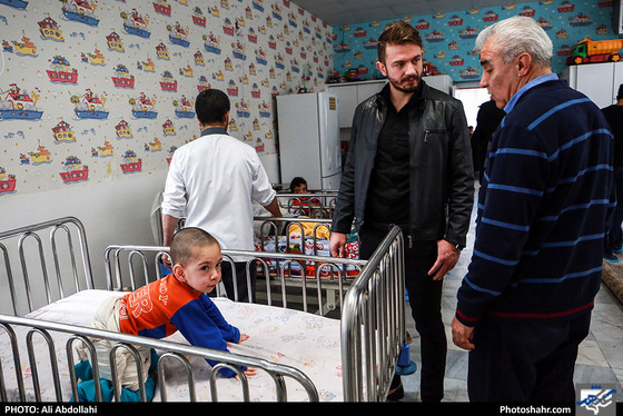 بازدید اعضای تیم والیبال پیام خراسان از آسایشگاه شهید فیاض بخش