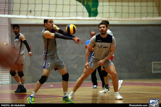  تمرین تیم والیبال پیام خراسان پیش از بازی با شهرداری گنبد