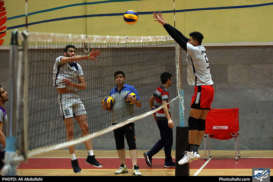  تمرین تیم والیبال پیام خراسان پیش از بازی با شهرداری گنبد