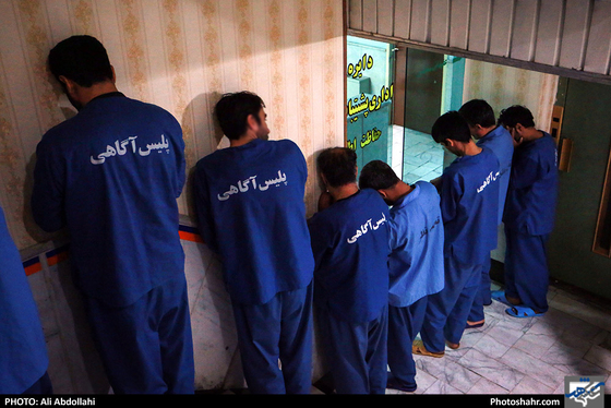 دستگیری باند سرقت مسلحانه نافرجام از طلا فروشی / عکس: علی عبداللهی / شهرآرا
