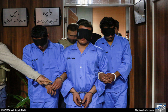 دستگیری باند سرقت مسلحانه نافرجام از طلا فروشی / عکس: علی عبداللهی / شهرآرا