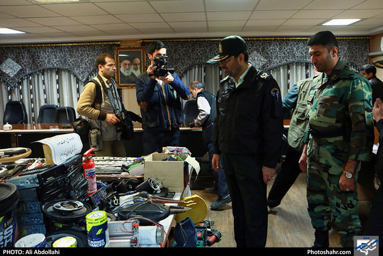 دستگیری باند سرقت مسلحانه نافرجام از طلا فروشی / عکس: علی عبداللهی / شهرآرا