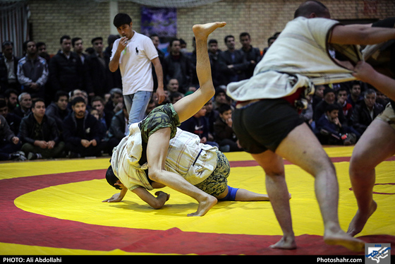 مسابقات کشتی با چوخه