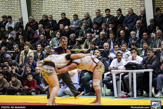 مسابقات کشتی با چوخه