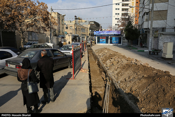 کشف یک اثر تاریخی در کوچه چهارباغ مشهد / عکس : حسین شریعت / شهرآرا