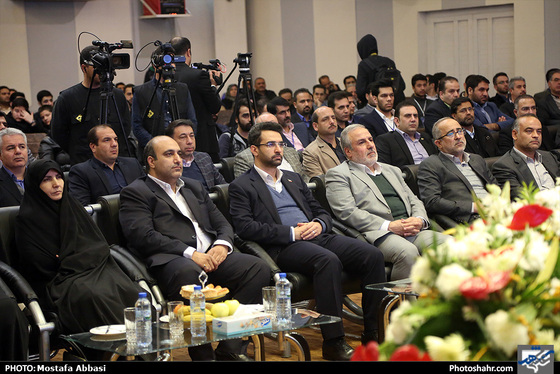 بازدید وزیر ارتباطات و شهردار مشهد از نمایشگاه کامپیوتر و شهر هوشمند - عکس:‌ مصطفی عباسی / شهرآرا