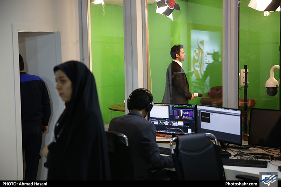 غرفه شهرآرا در نمایشگاه کامپیوتر و شهر هوشمند مشهد -   عکس : احمد حسنی / شهرآرا