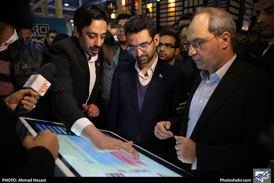 غرفه شهرآرا در نمایشگاه کامپیوتر و شهر هوشمند مشهد -   عکس : احمد حسنی / شهرآرا