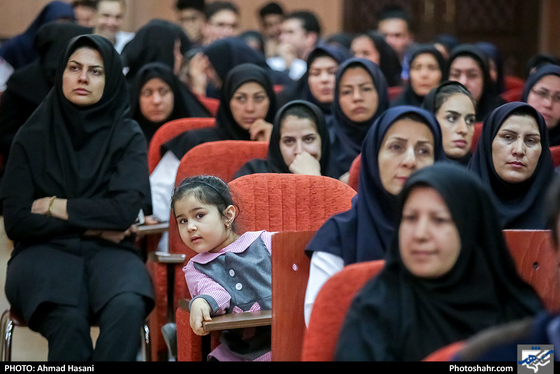 حضور آیت الله علم الهدی در مراسم تجلیل از پرستاران بیمارستان رضوی - عکاس: احمد حسنی  / شهرآرا