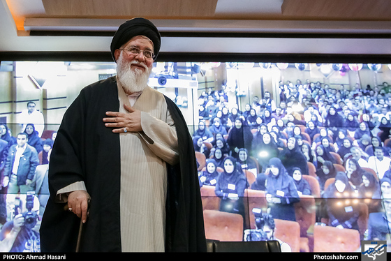 حضور آیت الله علم الهدی در مراسم تجلیل از پرستاران بیمارستان رضوی - عکاس: احمد حسنی  / شهرآرا