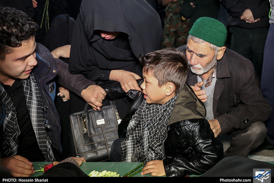 استقبال از پیکر مطهر شهیدان دفاع مقدس و مدافع حرم - عکاس: حسین شریعت / شهرآرا